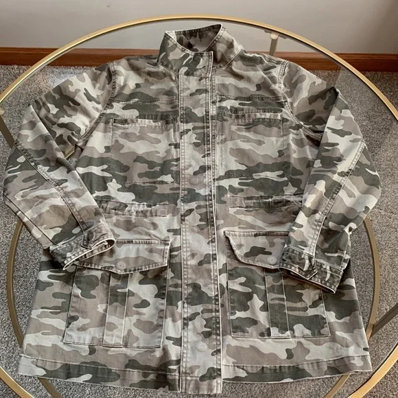 Universal Thread Camouflage Jacket - Picture 15 of 15